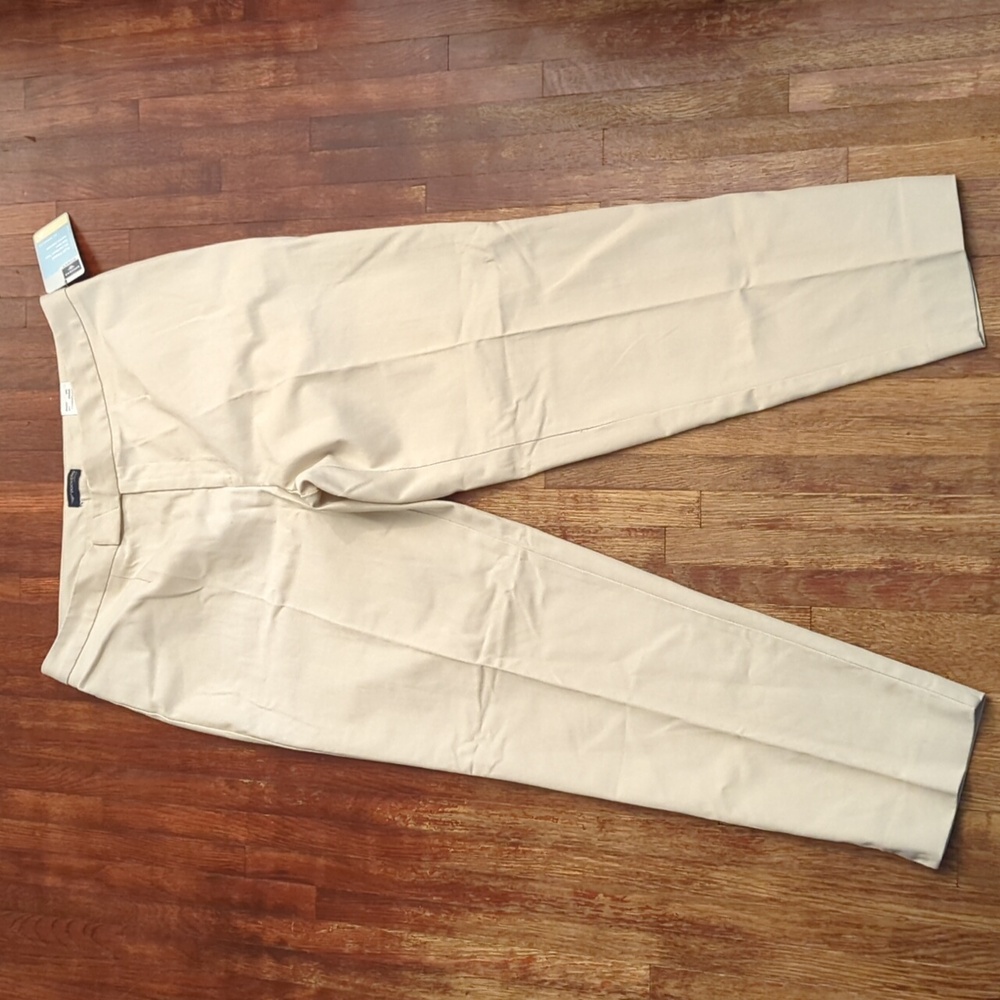 NWT Dockers flat front khaki stretch dress pants size 18W